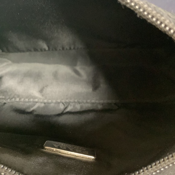 Prada nylon shoulder/handbag and original box - Picture 8 of 8